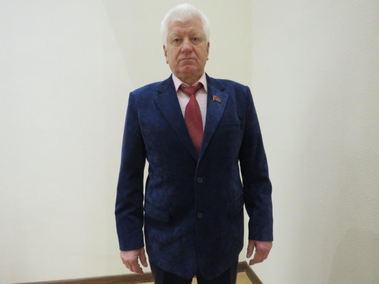 Депутат районного Совета народных депутатов Михаил РУКАВИЦЫН:. Депутат районного Совета народных депутатов Михаил РУКАВИЦЫН:.