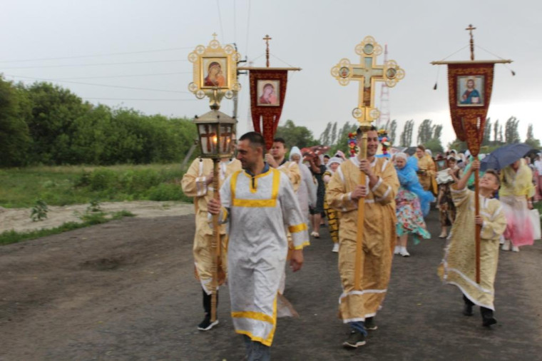 Крестный ход в райцентре. Крестный ход в райцентре.